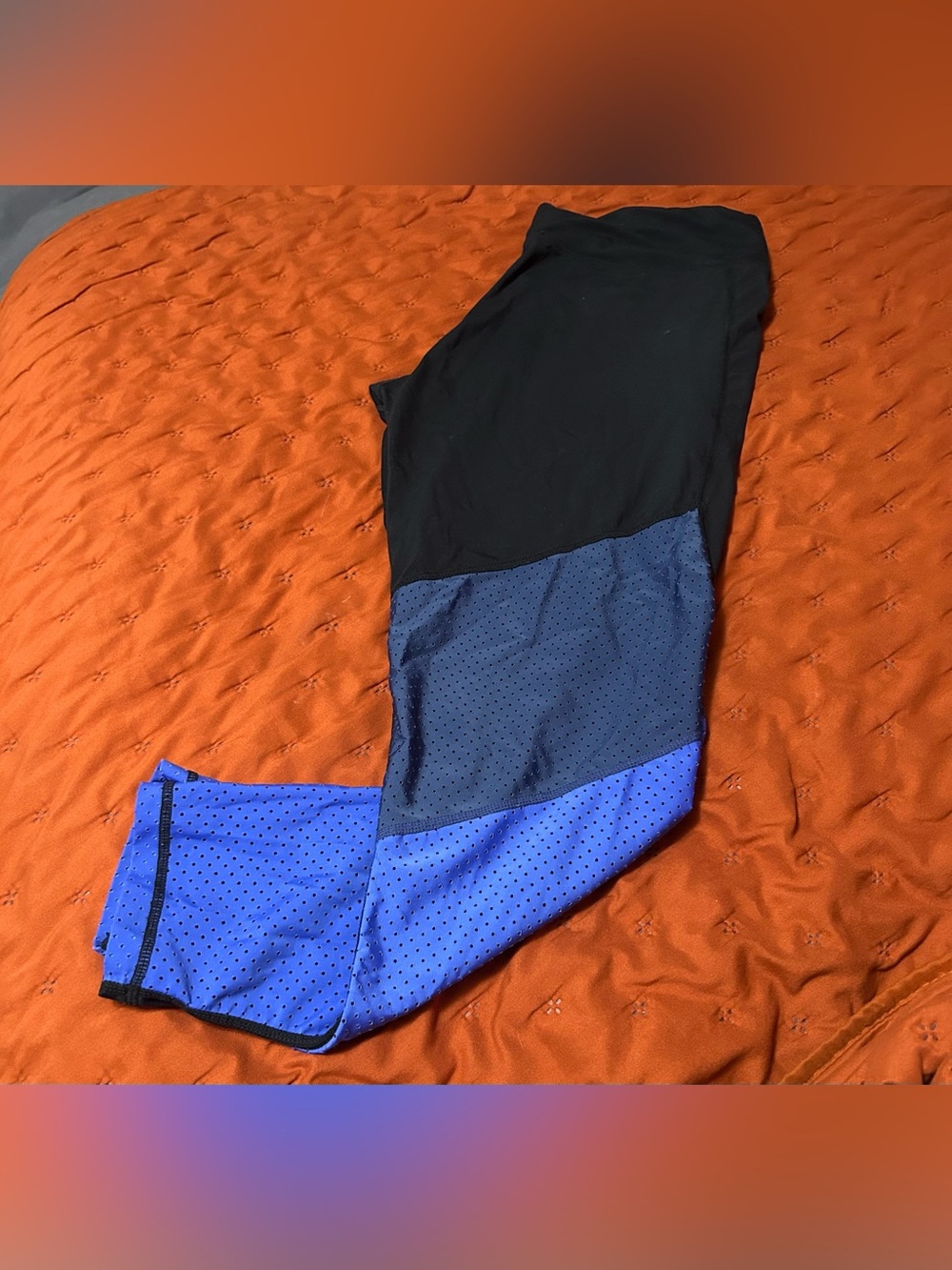 Adidas leggings with blue mesh on the legs XL